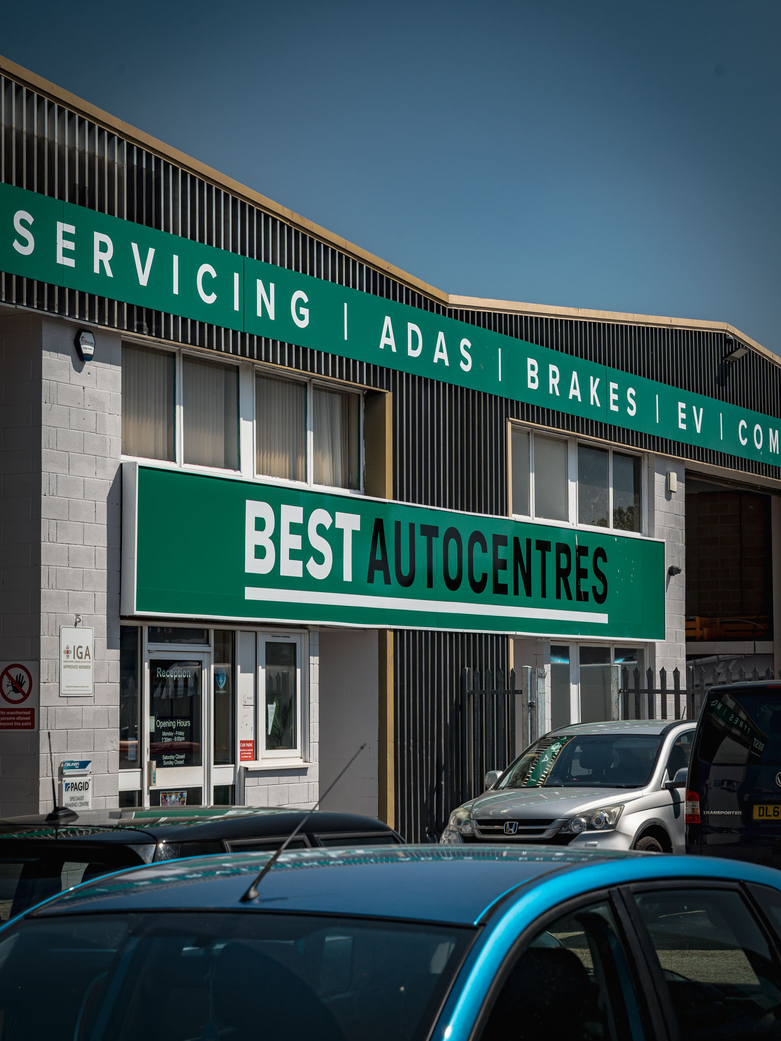 Best Autocentres Totton reception frontage and trade association signage